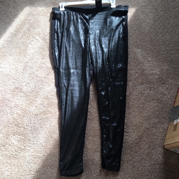 🖤🌟NWT TORRID BLACK SEQUINED LEGGINGS - Size 3 - Picture 2 of 7